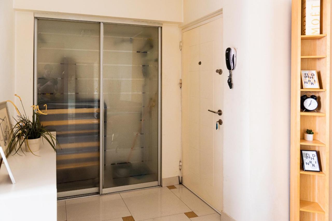 Central 2Br Apartment With Balcony - Italian Church & City View Bukarest Eksteriør billede