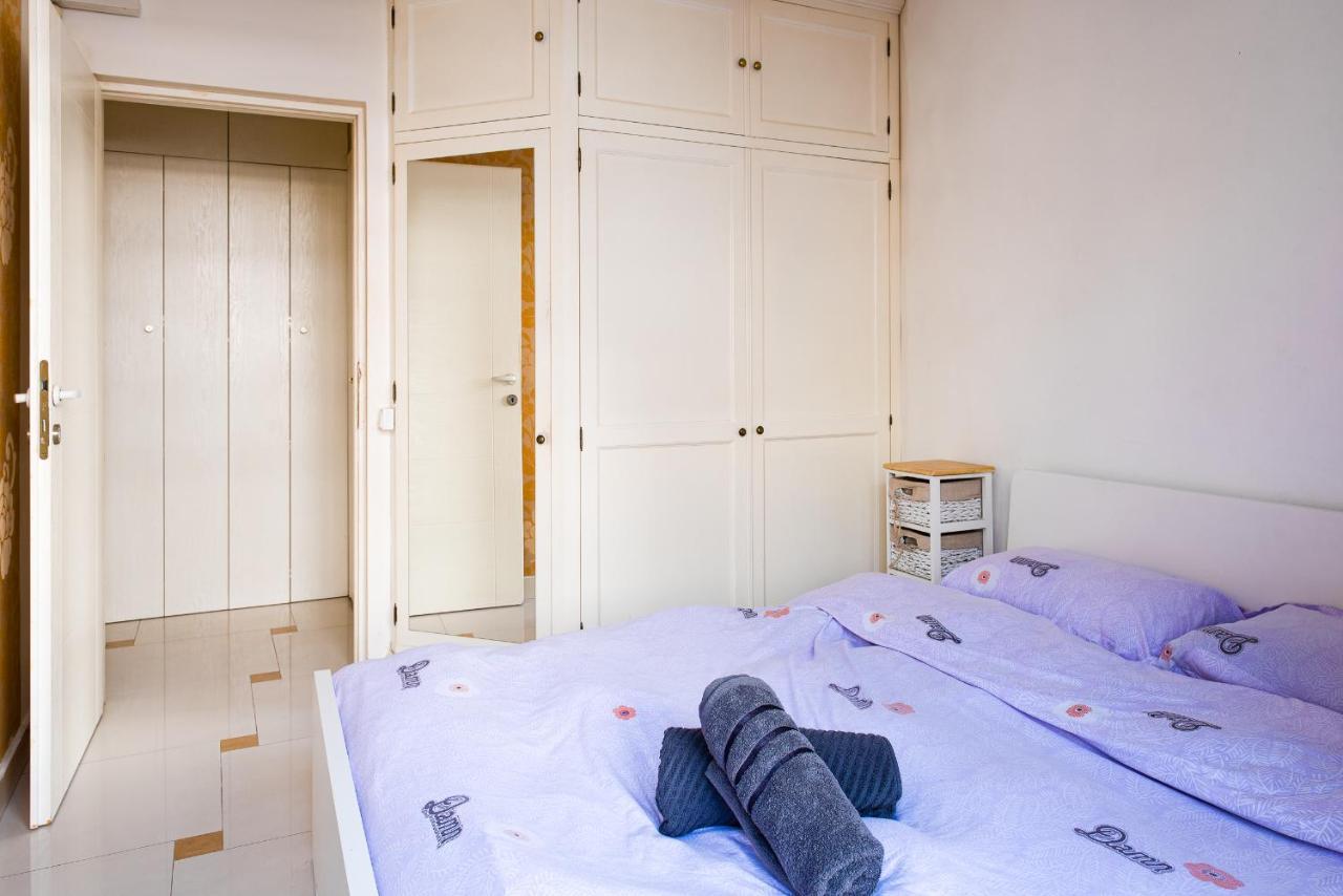 Central 2Br Apartment With Balcony - Italian Church & City View Bukarest Eksteriør billede